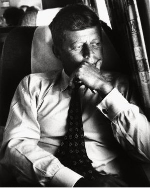 [7639~John-F-Kennedy-on-his-Campaign-Plane-The-Caroline-1960-Posters.jpg]