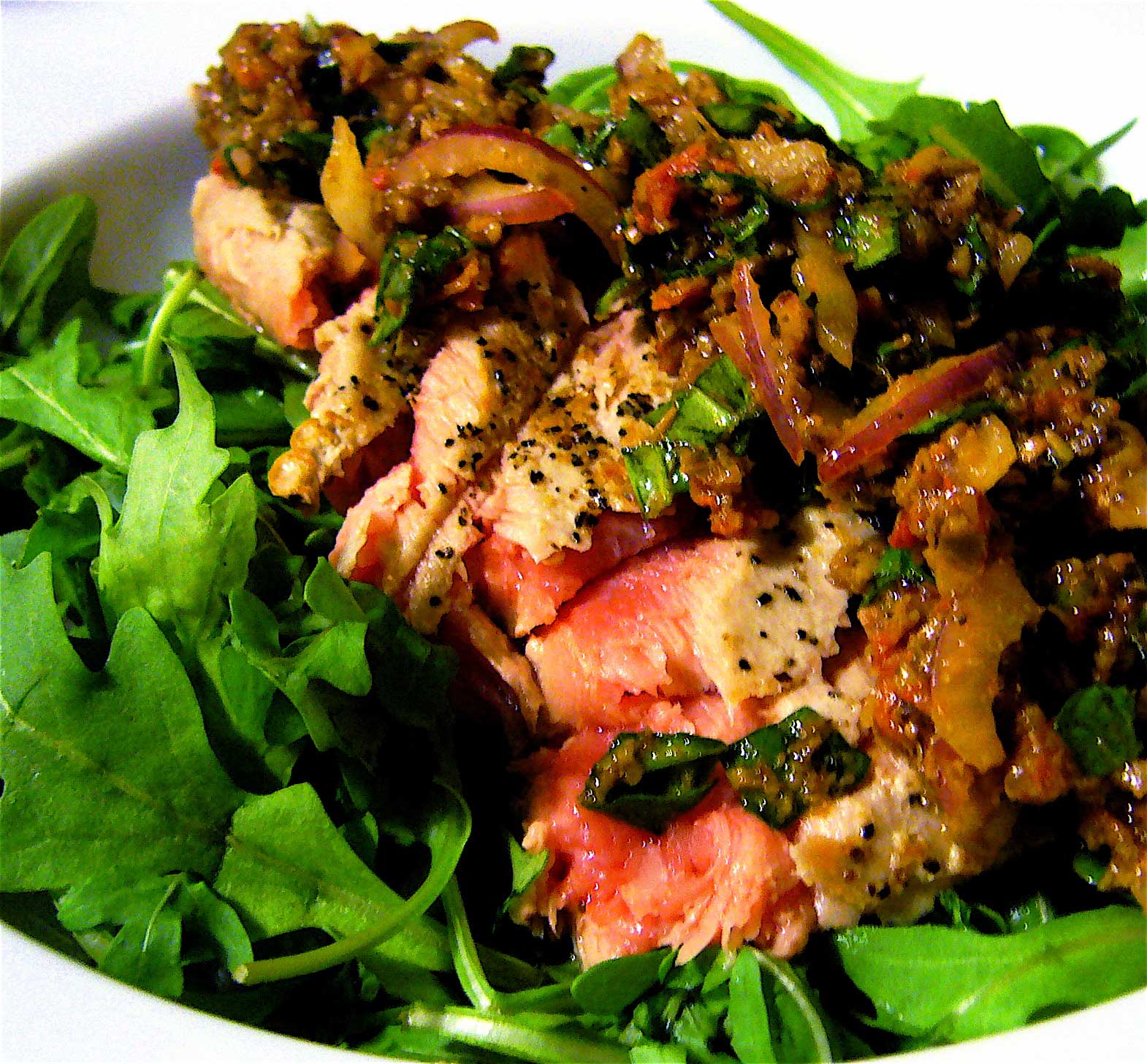 Bon Chappétit seared tuna w/ olive tapenade vinaigrette & arugula