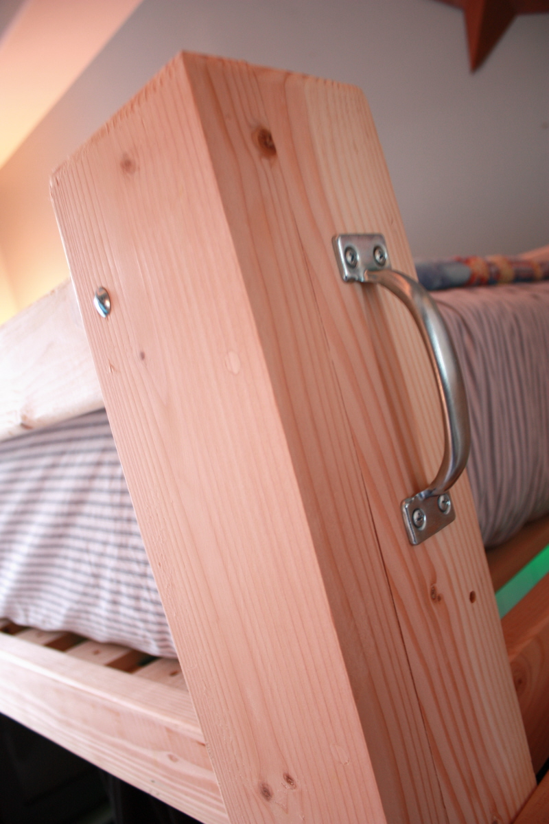 2009_11_17_IMG_9723.JPG 800×1,200 pixels Bed fort, Diy bunk bed, Bed