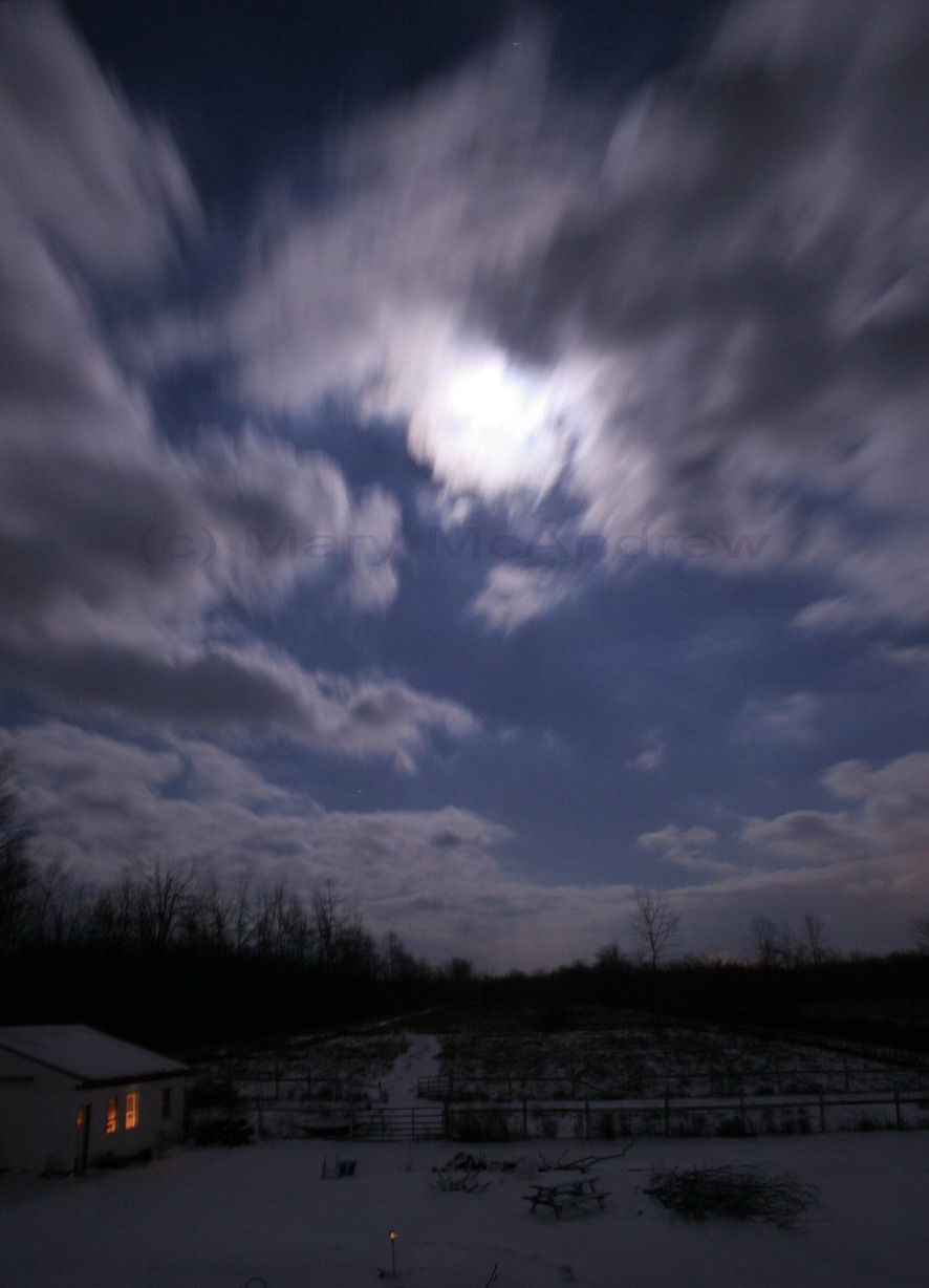 [(c)moon+12+resz+crp.jpg]