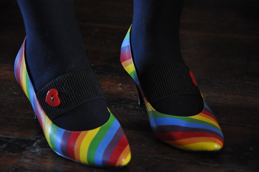 [rainbow+shooes.jpg]