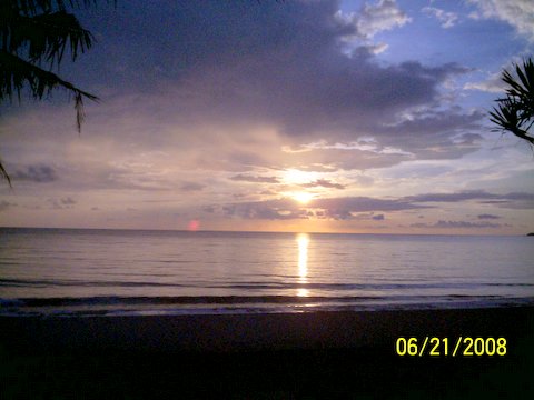[2008-06-21-Bauang-LaUnion-WhiteHouse-sunset-4949-747116.JPG]