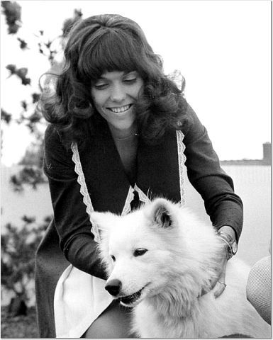 http://cgi.ebay.com/CARPENTERS-B-W-Photo-KAREN-CARPENTER-Samoyed-Pup