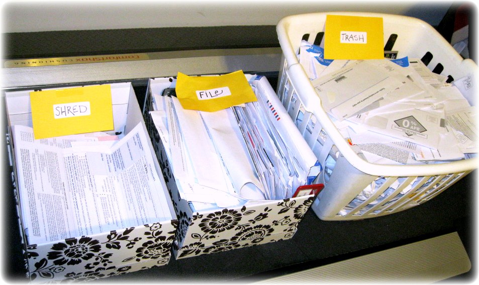 Peppermint Plum {HowTo Organize + File Bills}