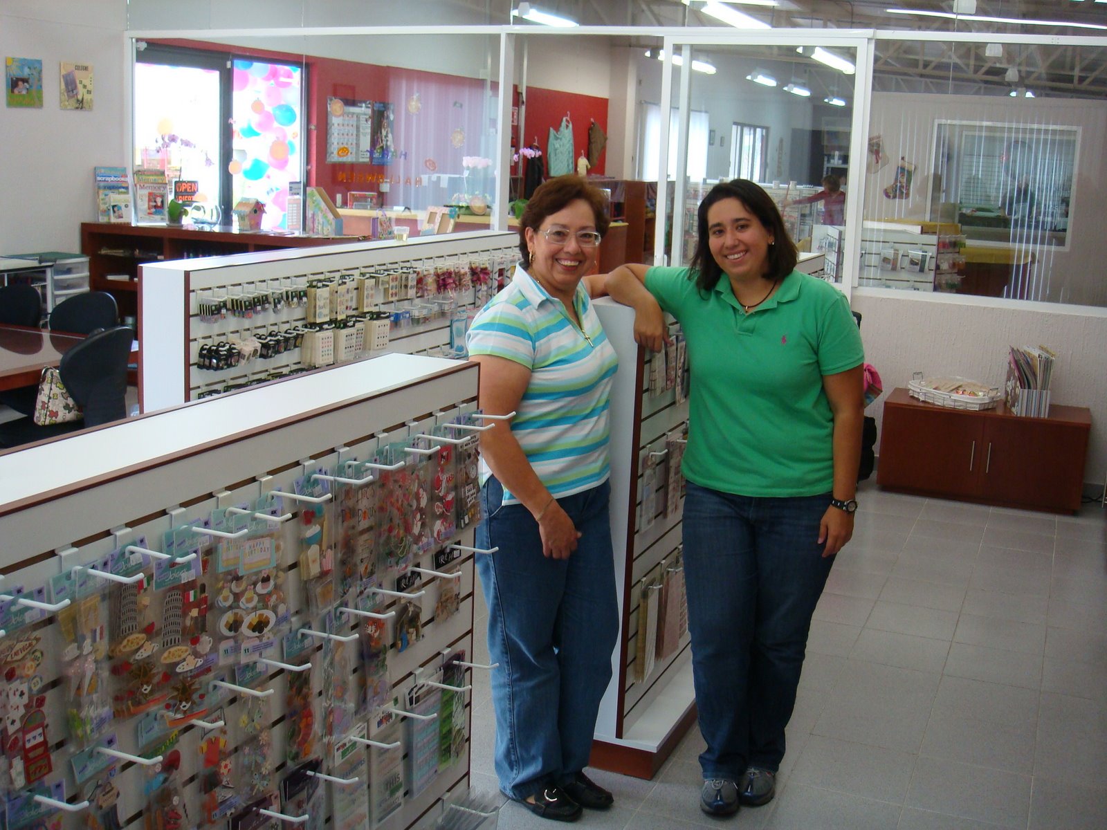 [2008+Oct+11+Marichu+y+Martha+Cuernavaca+(5).JPG]