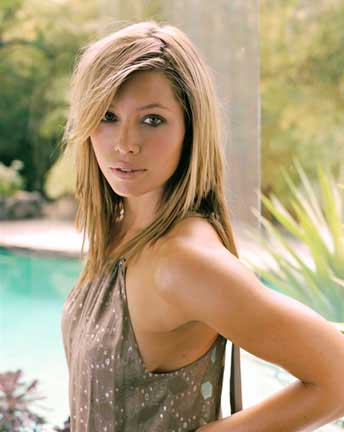 2011 Beautiful and Sexy Brunette Hairstyle 2011 Beautiful and Sexy Brunette Hairstyle