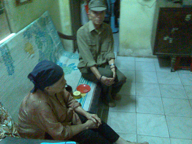 Thăm gia đình Liệt sĩ Nguyễn Đức Thảo 6/2/2010 