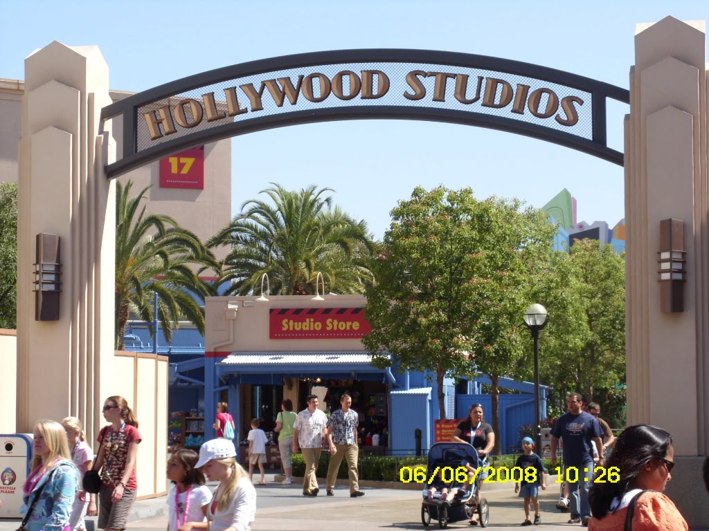 [Disney-June08161.JPG]