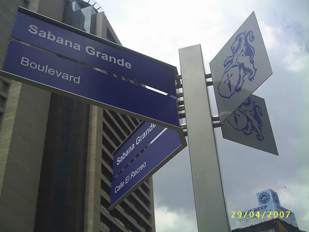 [S2021663.JPG]