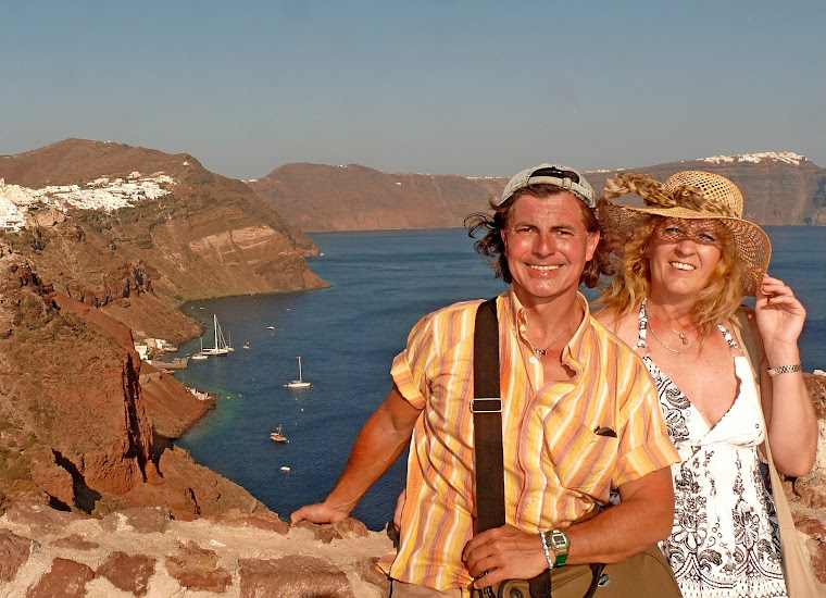 Con Rosi en "La Caldera". Isla de Santorini. Grecia.