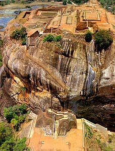 [sigiriya-top.jpg]