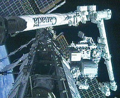 Final STS-129 spacewalk Final STS-129 spacewalk