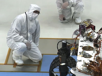 Mars Curiosity Takes First Baby Steps