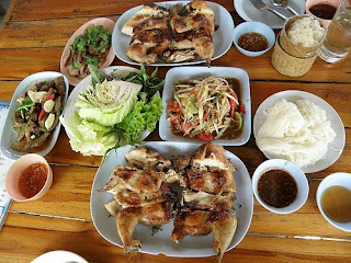10 อันดับ อาหารกลางวันของชาวกรุงเทพฯ ประจำปี 2554 (ยามทานนอกบ้าน) 1+isan+food