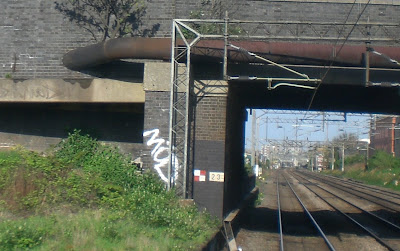 graffiti bridge