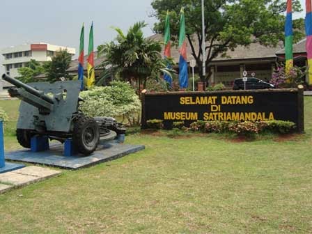 Explore Indonesia: Museum Satria Mandala