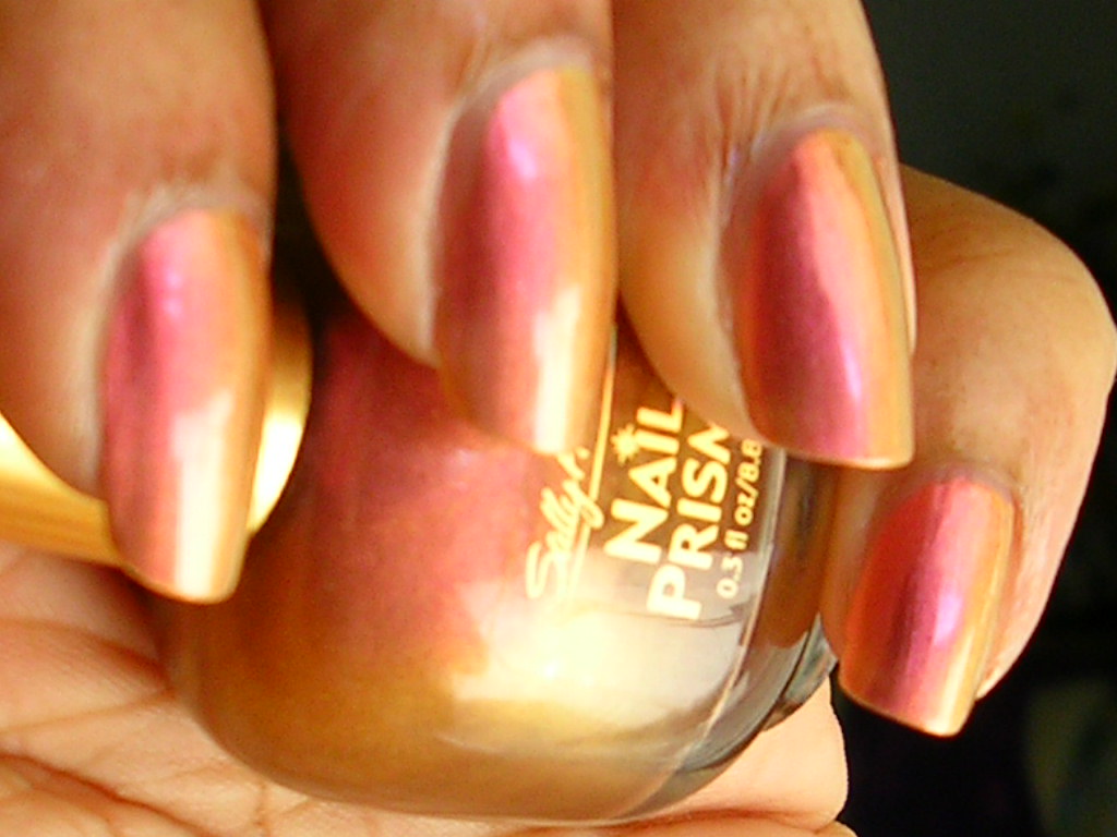 CANDY COATED TIPS: DT Sally Hansen Nail Prisms