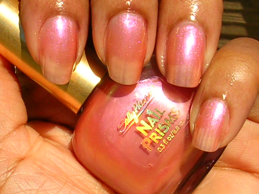 CANDY COATED TIPS: DT Sally Hansen Nail Prisms