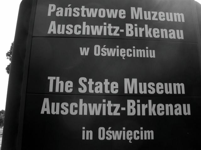 [2006-06-20+Auschwitz+002E+(Small).jpg]