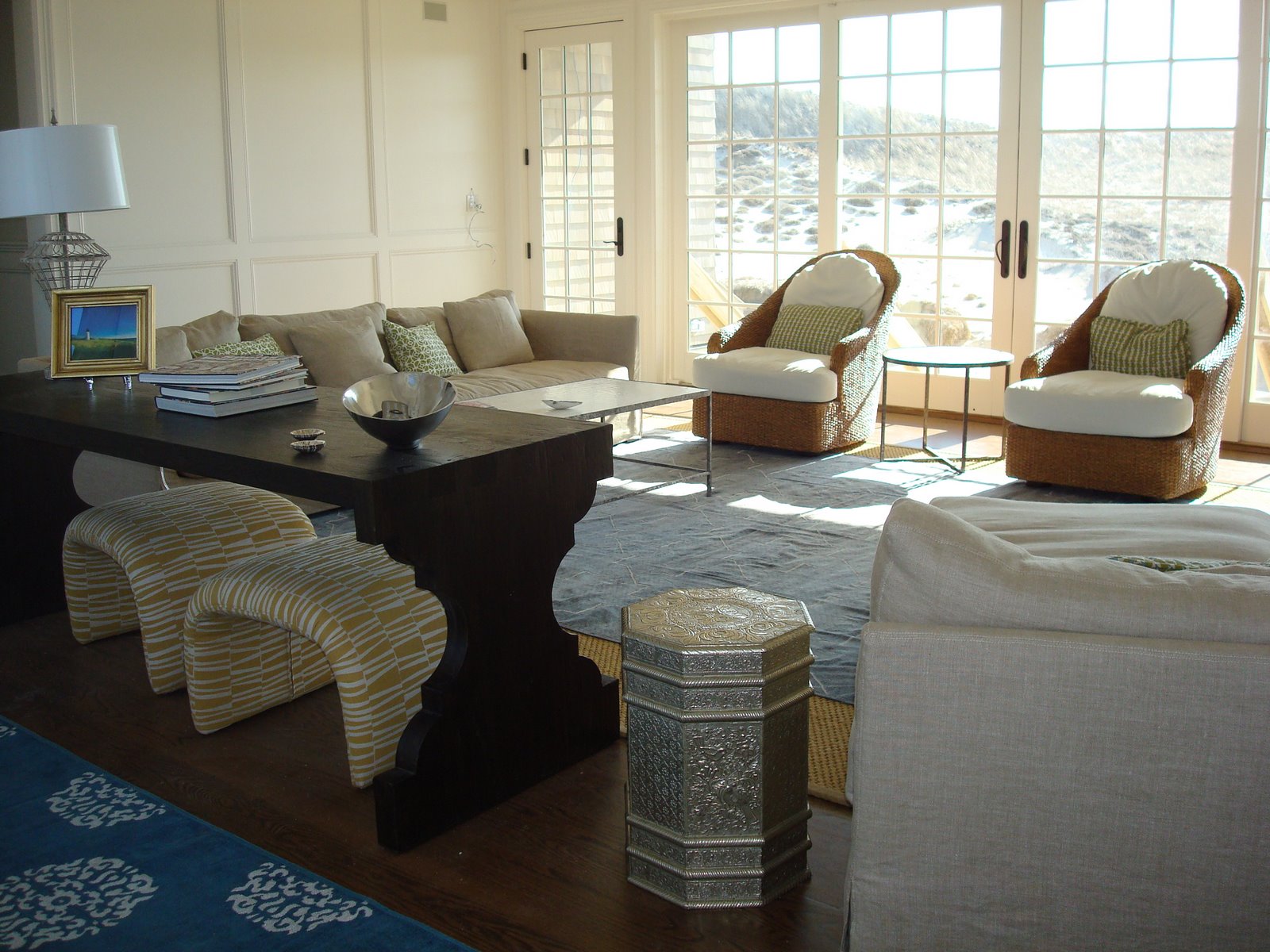 [mail+floor+living+room.JPG]