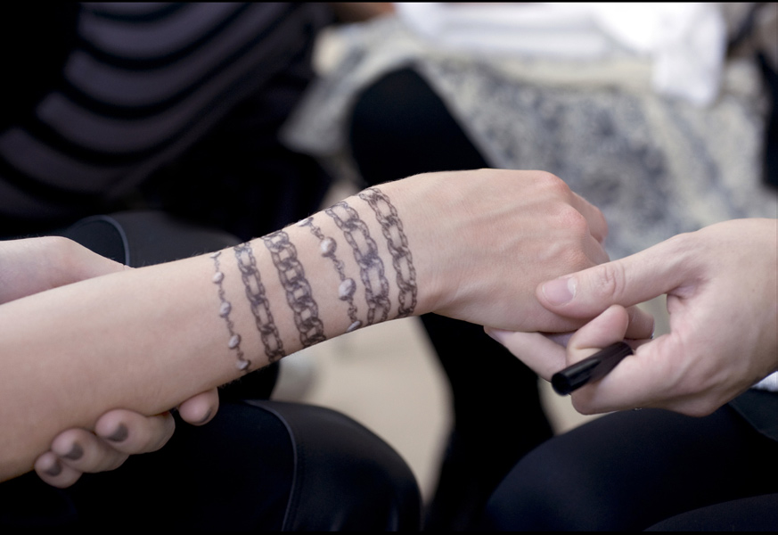 [Les+Trompe-l'oeil+de+CHANEL+Press+Release+1.jpg]