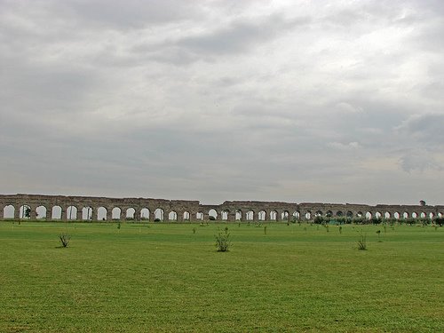 [aqua-claudia-aquaduct-lame.jpg]
