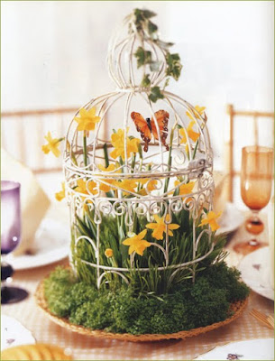  wedding centerpiece can be constructed easily with ivy daffodils 