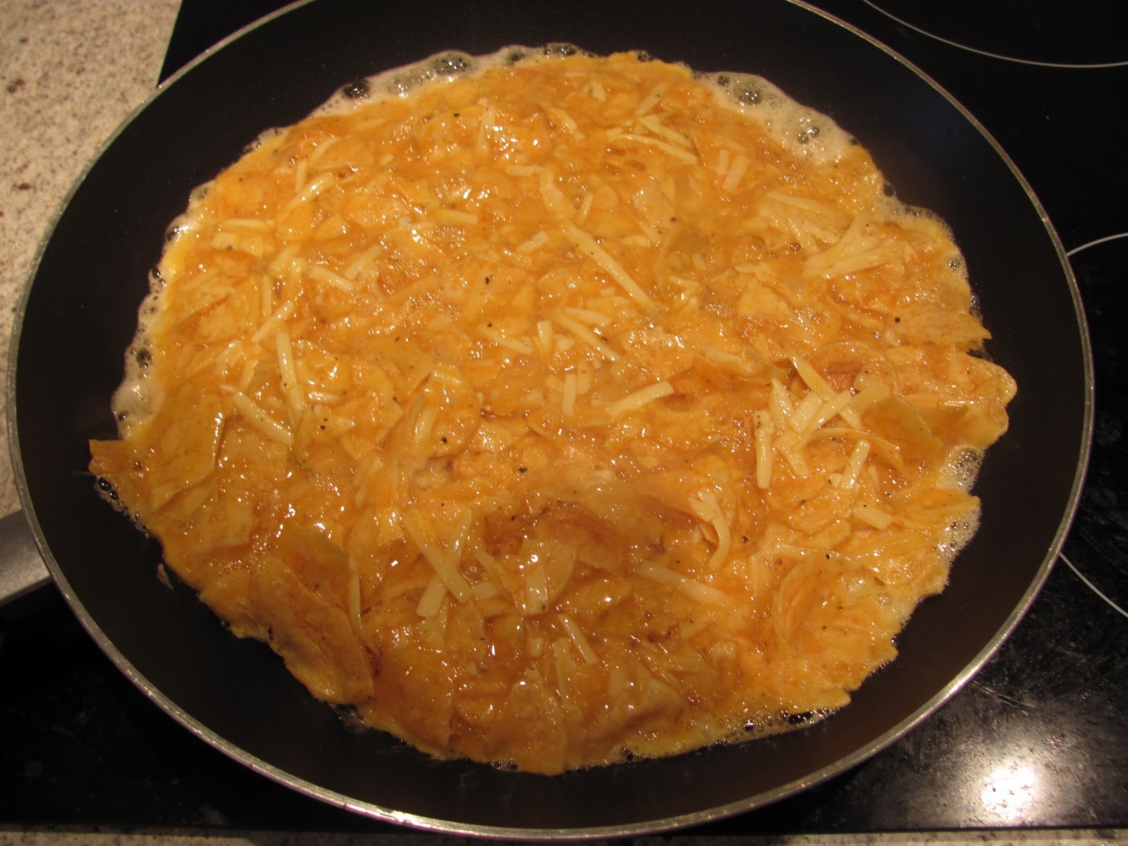 Mrs Cake: Ridiculously Easy Spanish Omelette... with a twist!