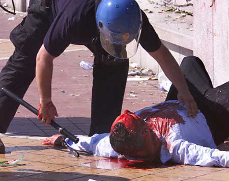 [genovaviolenze6.jpg]