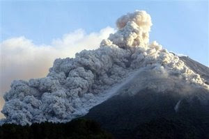 http://4.bp.blogspot.com/_dsWP7jUxMSc/SEdbUfTt7aI/AAAAAAAAAGA/915dN8DDPWs/s320/wedus%2Bgembel%2Bmerapi.jpg