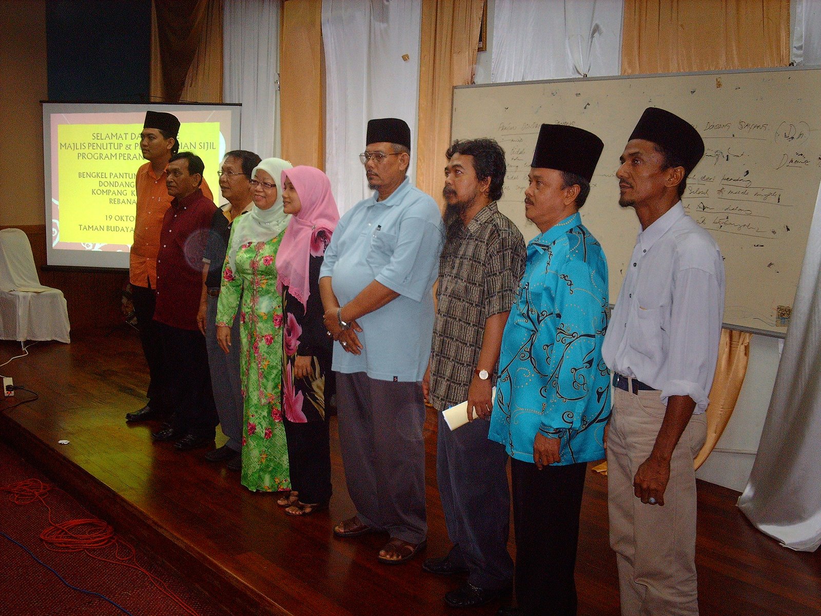 [PICT3832.JPG]
