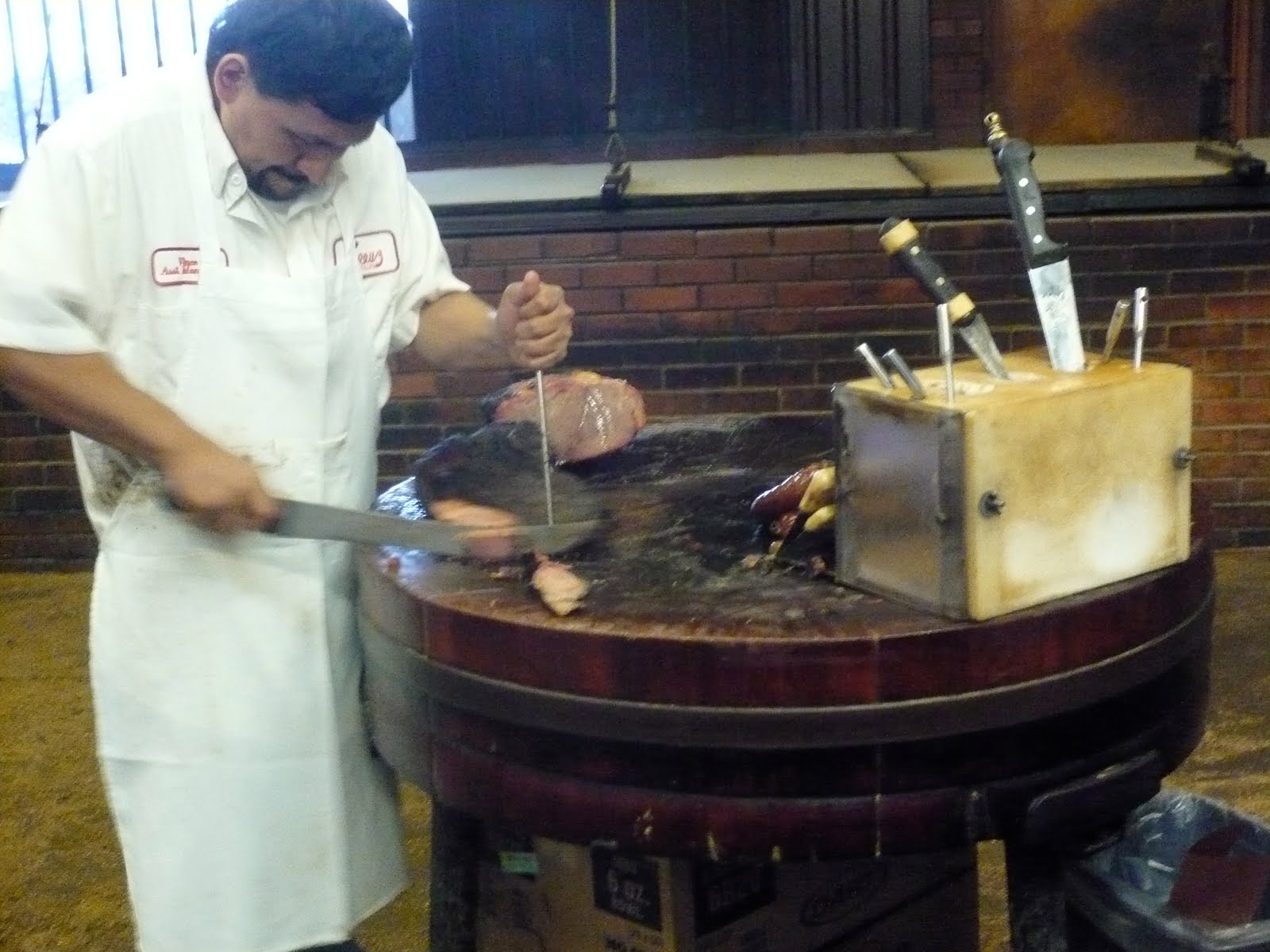 [slicing+brisket.JPG]