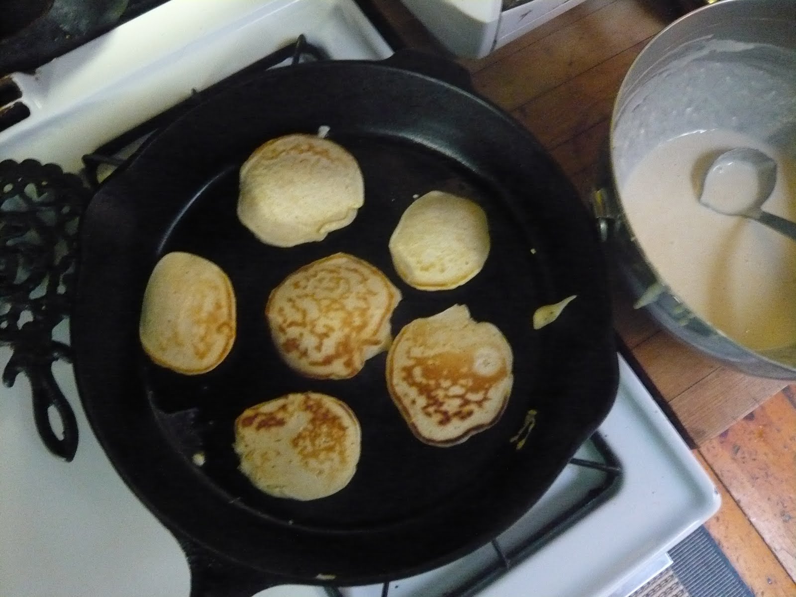 [pan+of+pancakes.JPG]