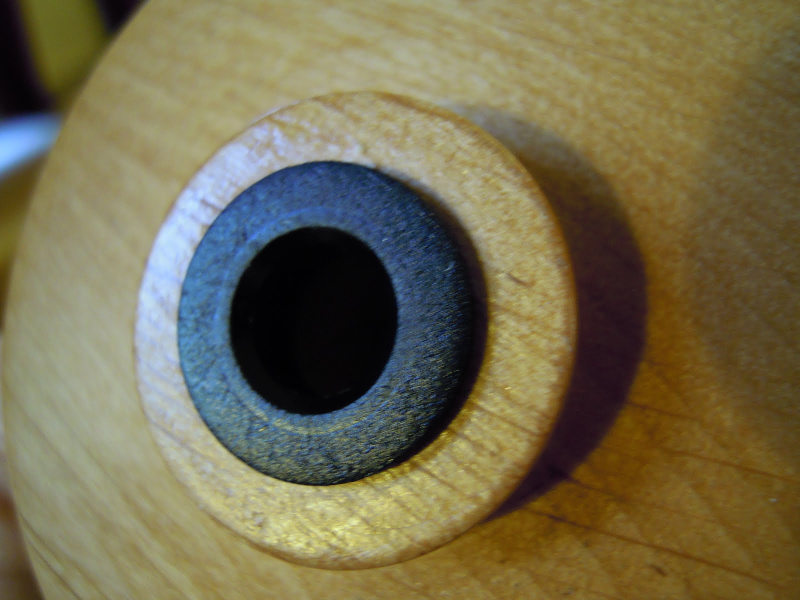 http://4.bp.blogspot.com/_e0pd84mKFO4/TMCV8dSoaKI/AAAAAAAACcc/5NnwdsCUIHo/s1600/sanded+bobbin+5.JPG