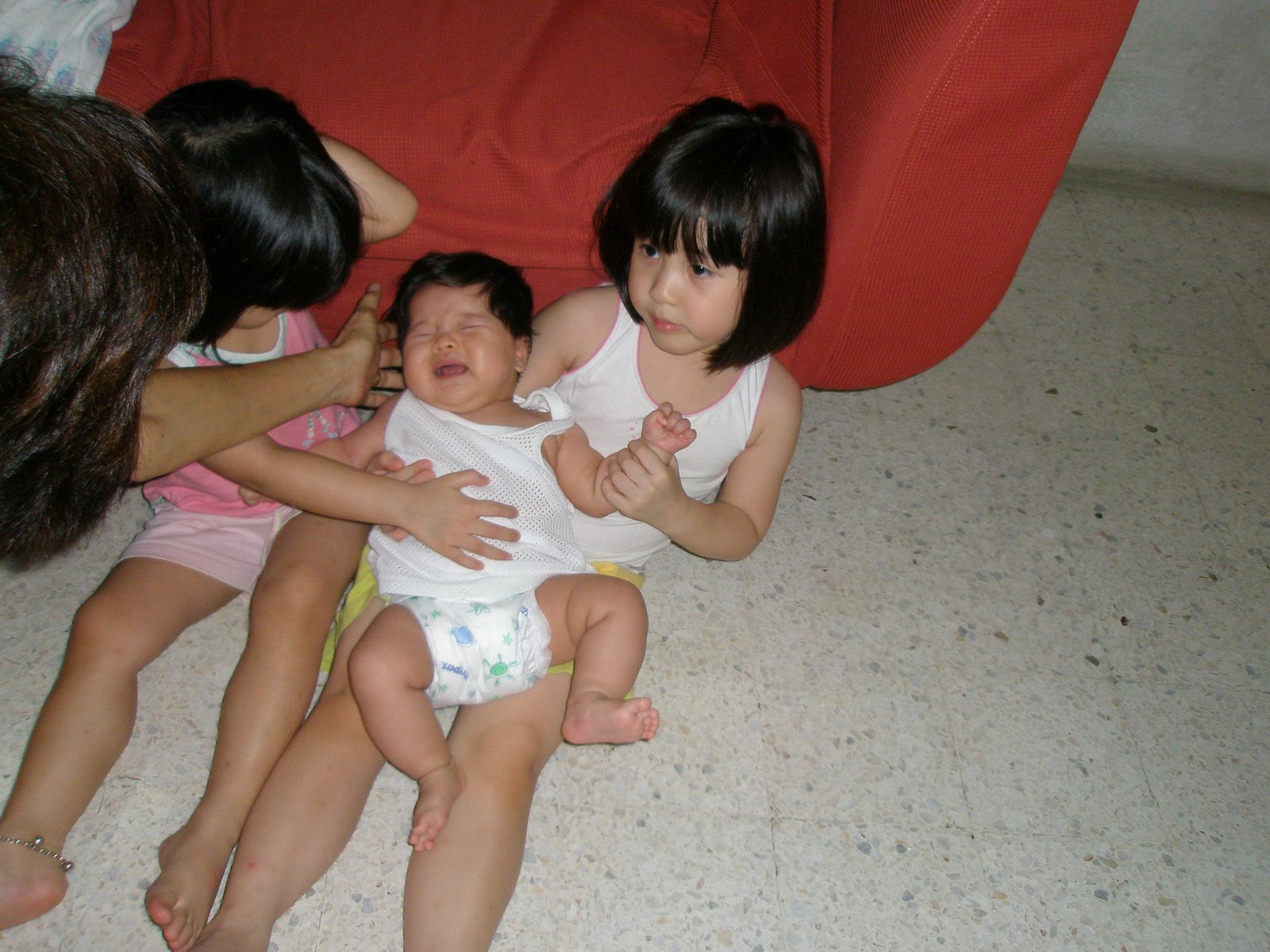 [Alycia+reading+video,+Aly+carries+C+008.jpg]