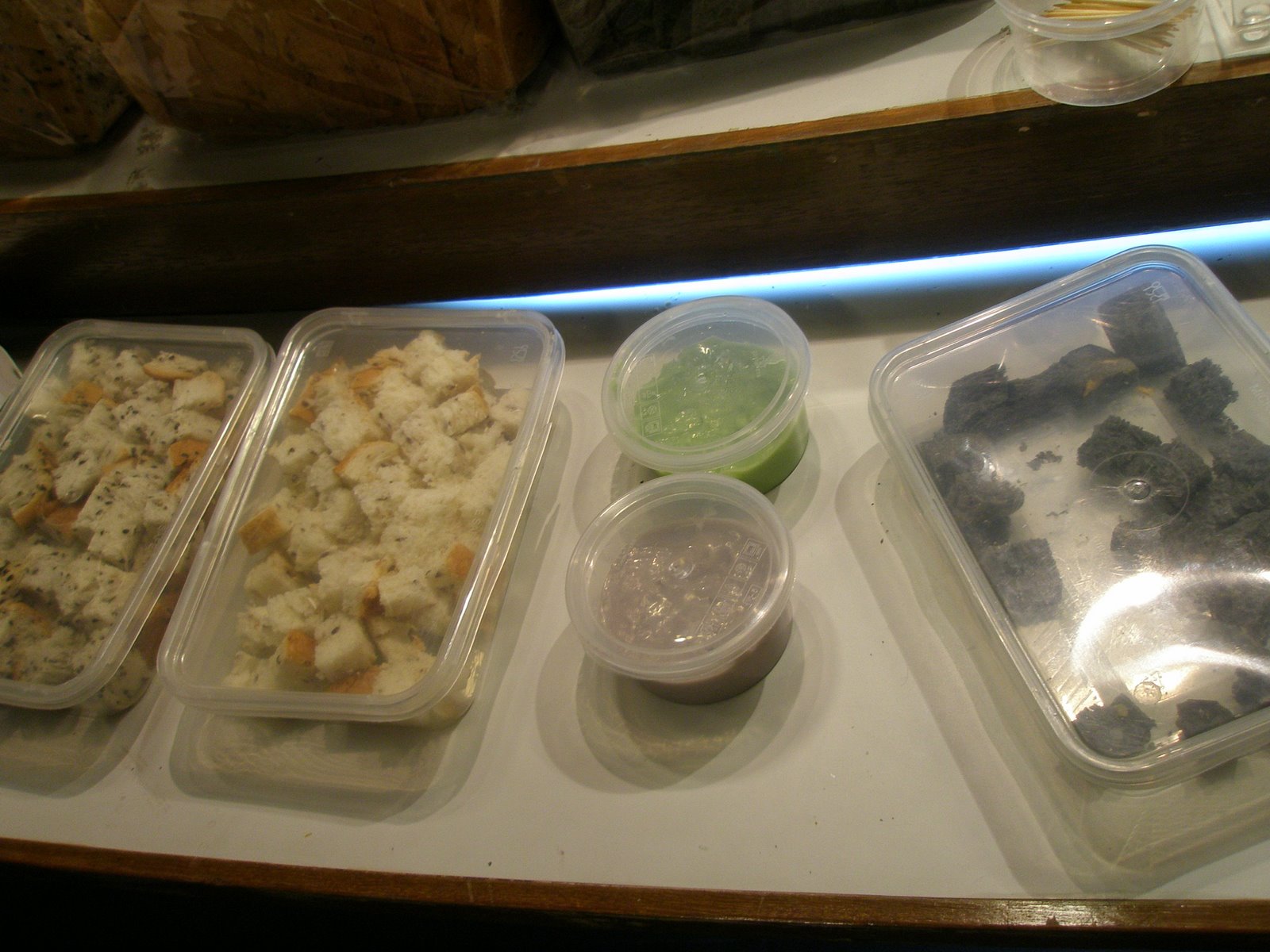 [MJohnson,+charcoal+bread,+peekaboo+074.jpg]