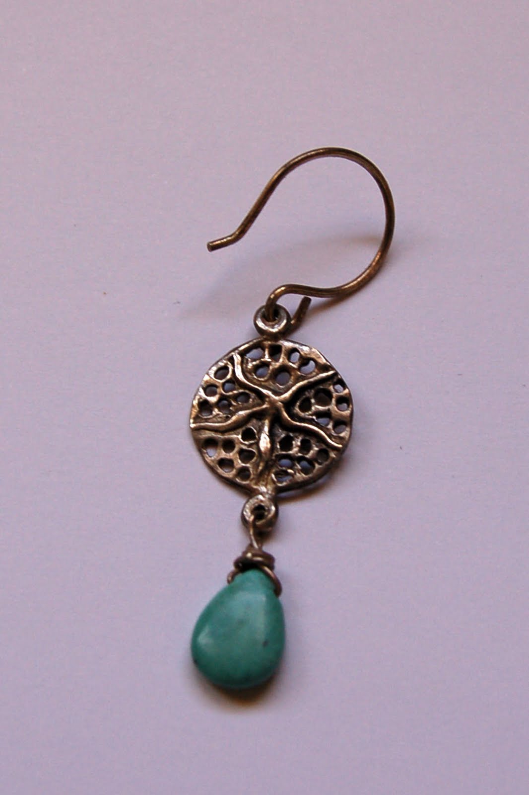 one lost earring... Michelle's lost earrings...