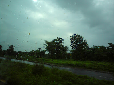 The light rains which soon turned into a downpour - Mumbai Nashik highway