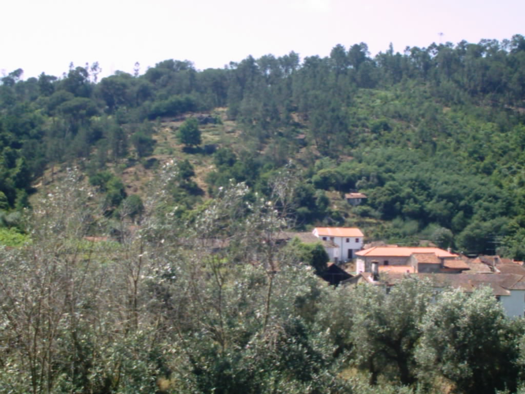 [Lugar+d'Além+-+1.JPG]
