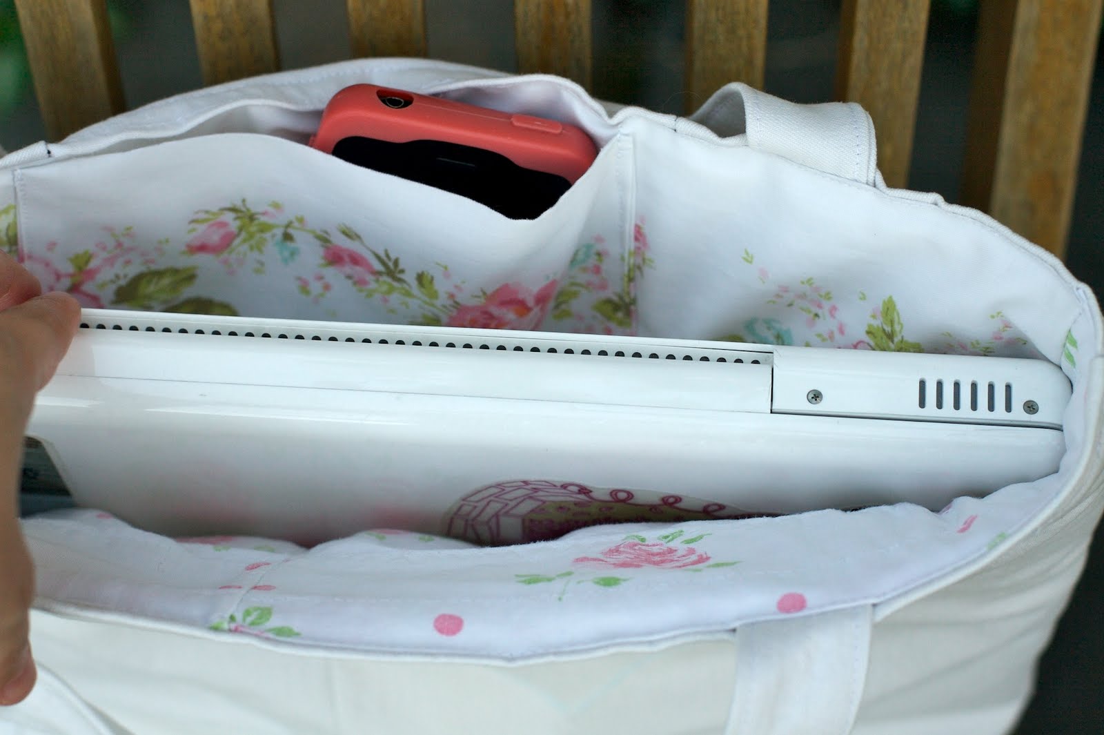 Habit of Art Turn your old jeans into a laptop bag