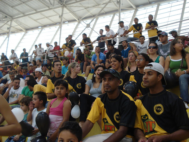 AS TORCIDAS LOTAM O GINASIO JOSE CORREA NA FINAL