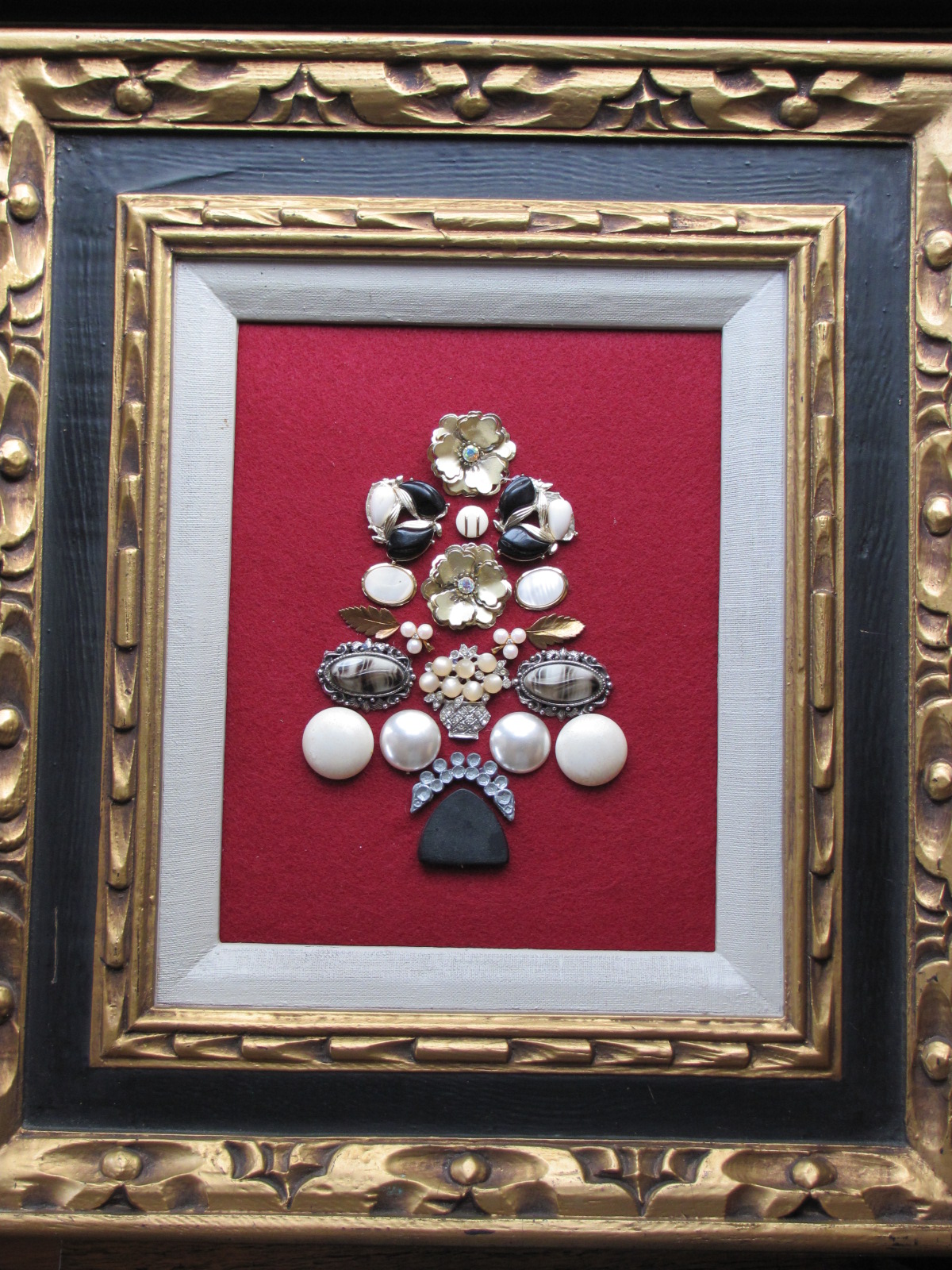 Pies and Aprons crafting jewelry trees