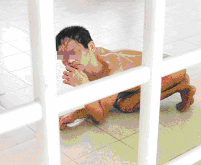 Malaysia Government-Run Shelters - Nude Men Locked in the Cage Like Animals Malaysia Government-Run Shelters - Nude Men Locked in the Cage Like Animals