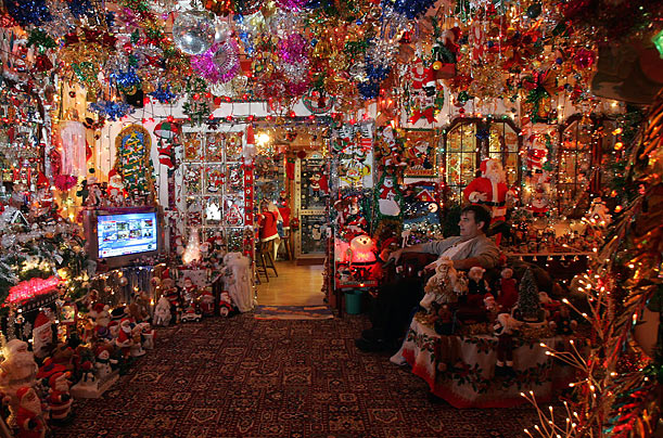 Ramblings ~: 2010 Ugly Christmas lights festival