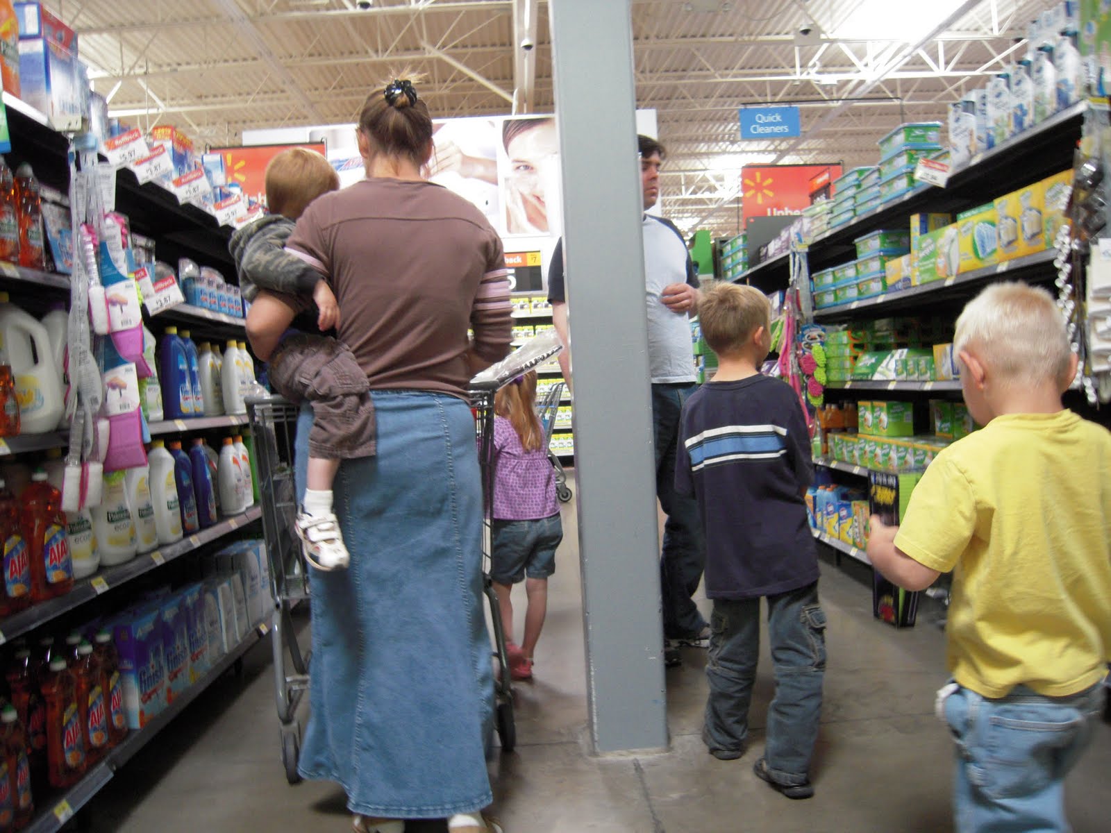 A LA RECHERCHE DE IN SEARCH OF... St Utah Area Walmart and Hotel