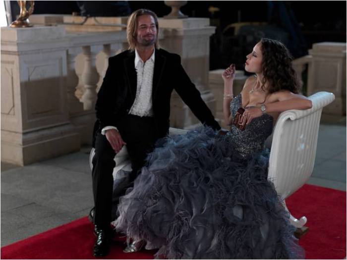 [Josh_Holloway_Magnum_Chocolate_03_www.bycarlost.blogspot.com.jpg]
