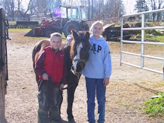 WHo can resist kids and their pony, PushButton