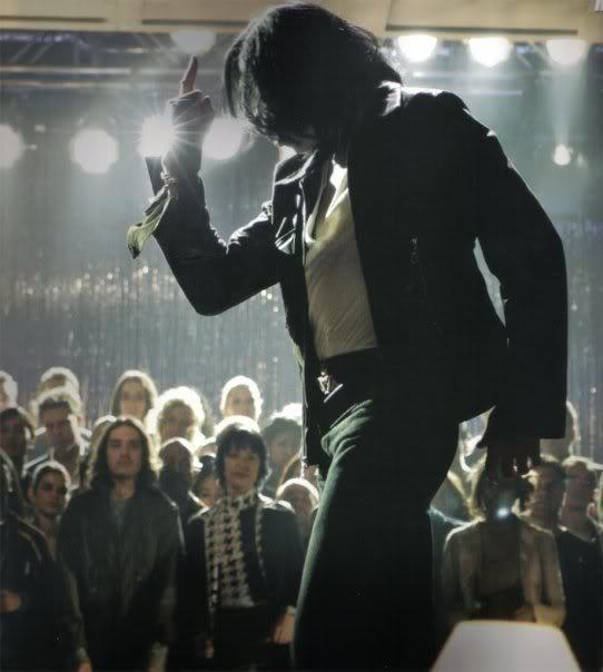 http://4.bp.blogspot.com/_eJsCKNoRb5U/S_m3_stCK8I/AAAAAAAABoY/uOxEK_lDk8g/s1600/One-more-chance-michael-jackson-10423081-542-604.jpg