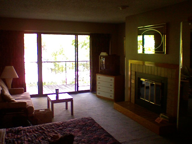 [1007071305-710499.jpg]