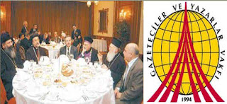 Gazeteciler ve Yazarlar Vakfı’nın geleneksel iftar yemeğinde her yıl olduğu gibi yine Türkiye mozaiği oluştu. Ruhani liderler, gazeteciler, yazarlar, akademisyenler, sanatçılar, işadamları ve sivil toplum temsilcilerinden oluşan 300 kişilik topluluk barış ve diyalog mesajları verdi.